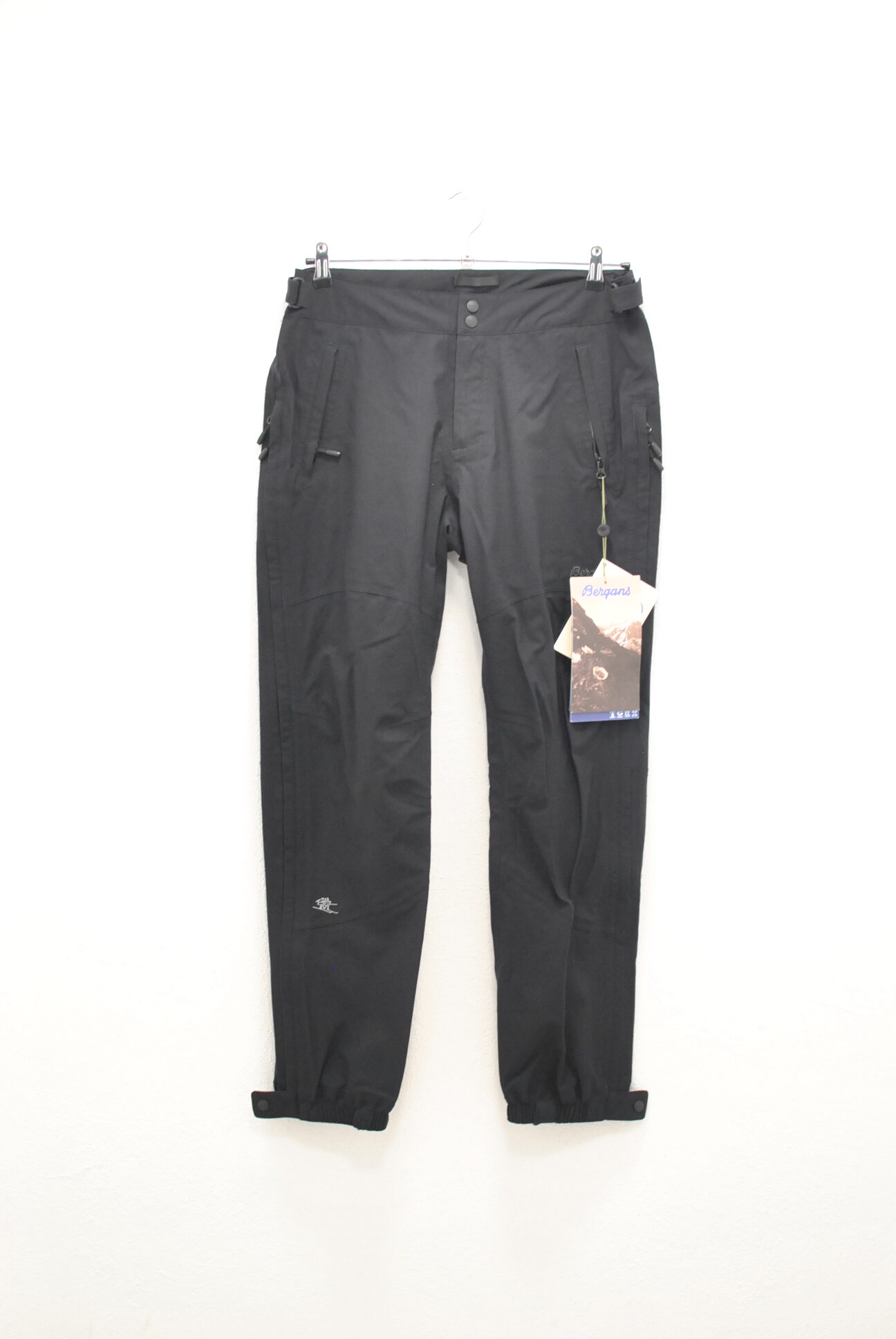 DSC_0364 Bergans of Norway pantalon drumetie impermeabil Dermizax pentru barbati marimea M - imagine 1