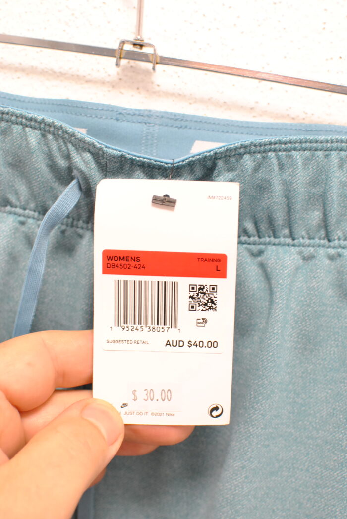 Nike pantalon scurt sport de sala/alergare pentru femei marimea L - imagine 4