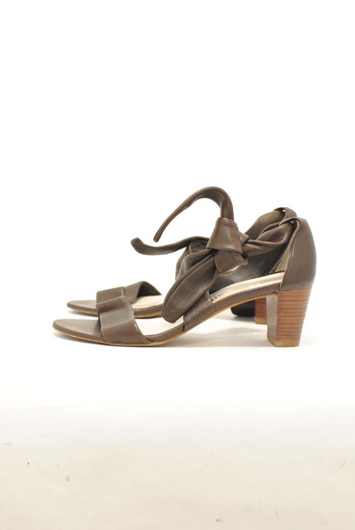 Accessoire Diffusion sandale de piele marimea 38 - imagine 1