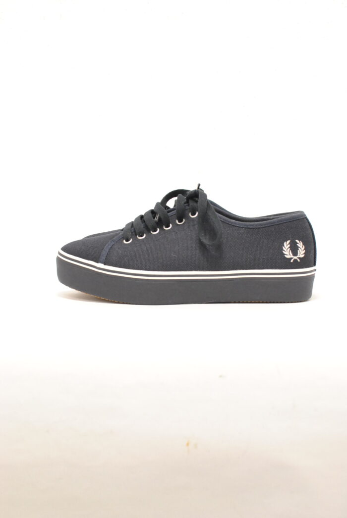 Fred Perry adidasi cu platforma marimea 40 - imagine 1