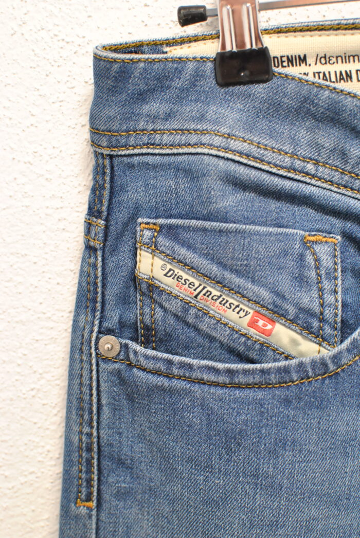 Diesel Larkee Straight blug elastic de barbati marimea 34 cu 34 - imagine 2