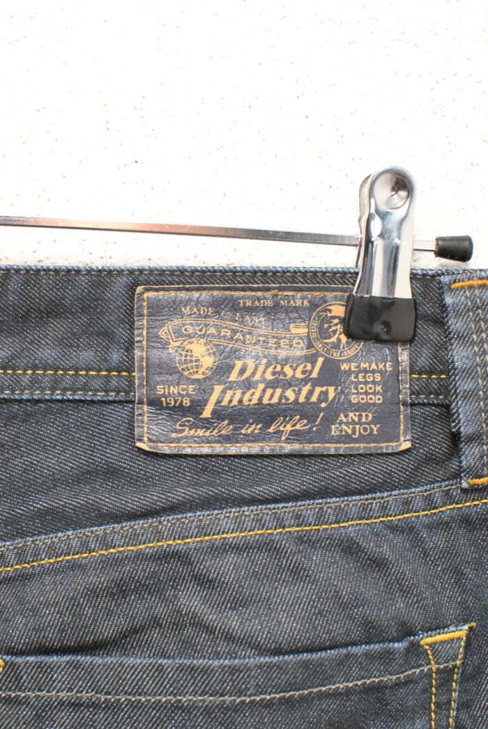 Diesel Larkee Regular-Straight blug de barbati marimea 33/34 - imagine 3