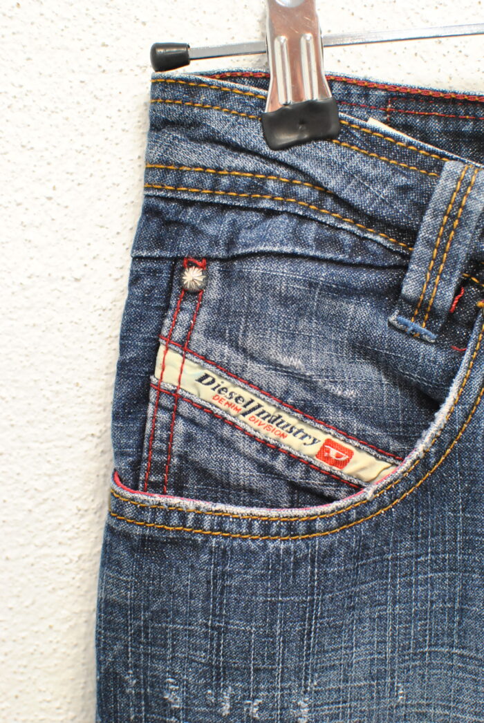 Diesel Slemmer blugi elastici de barbati , model foarte rar , marimea 31 cu 34 - imagine 4