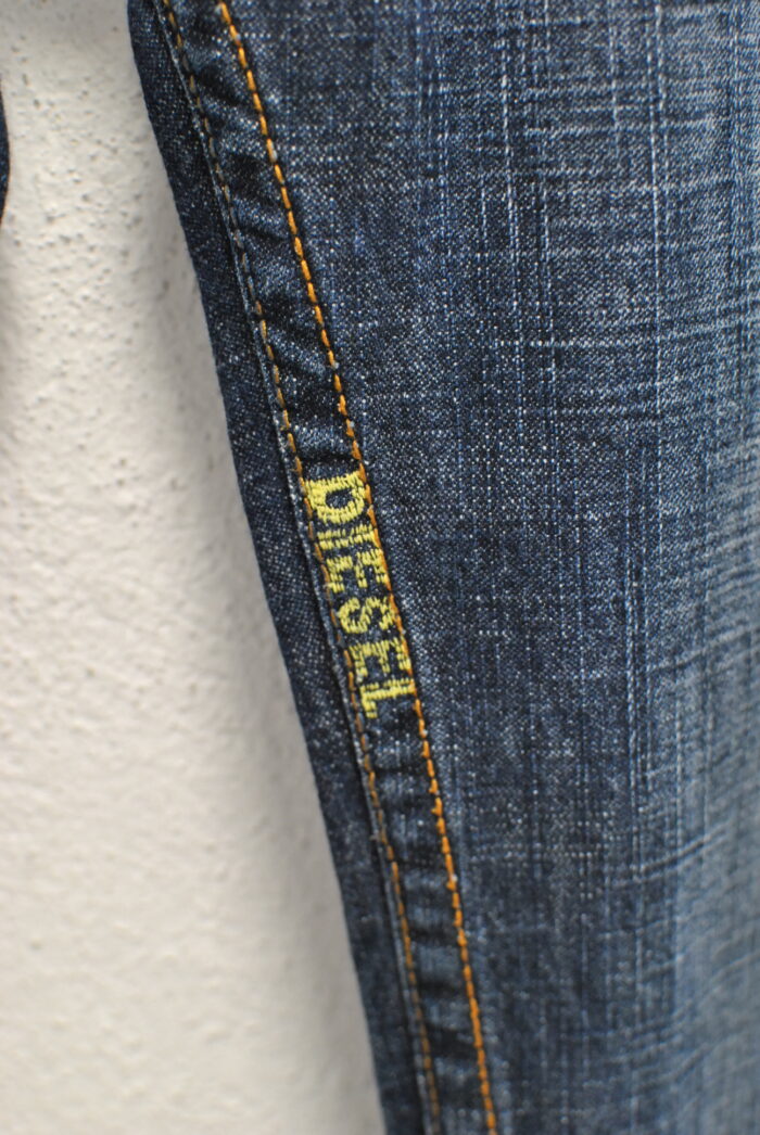 Diesel Slemmer blugi elastici de barbati , model foarte rar , marimea 31 cu 34 - imagine 3