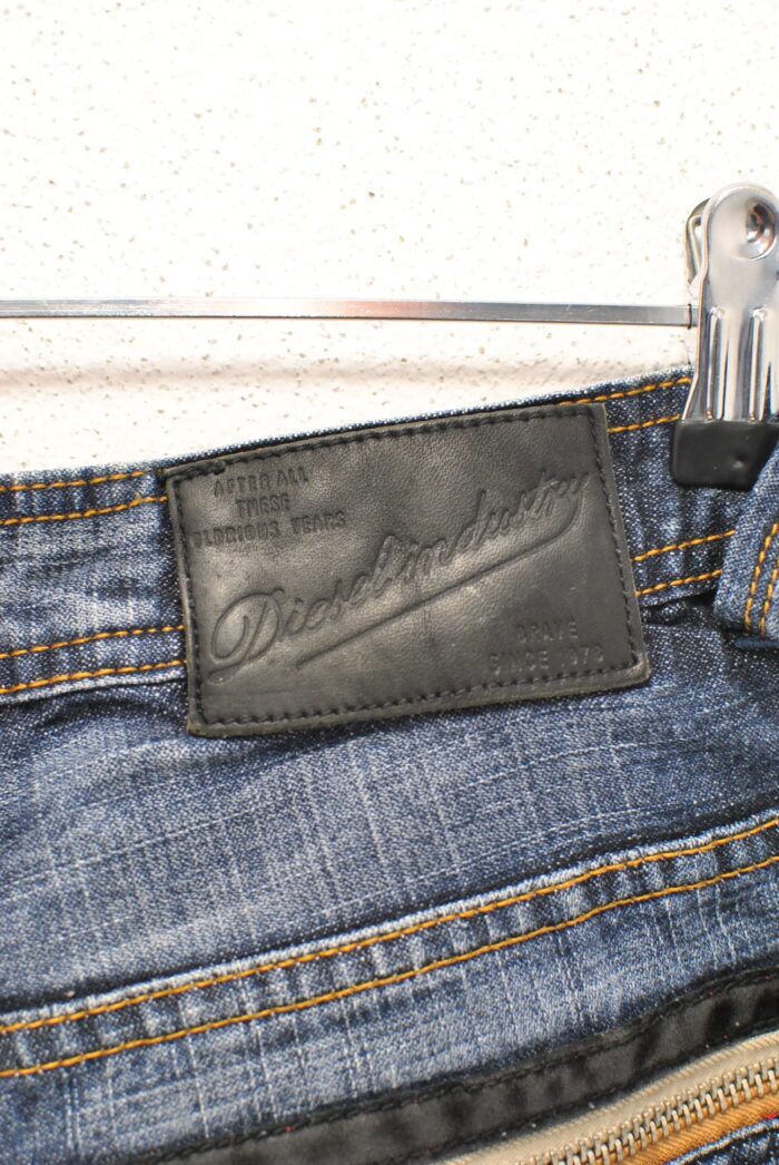 Diesel Slemmer blugi elastici de barbati , model foarte rar , marimea 31 cu 34 - imagine 5