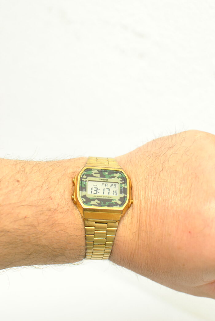 Casio ceas cronograf cu bratara metalica aurie , model unisex - imagine 2