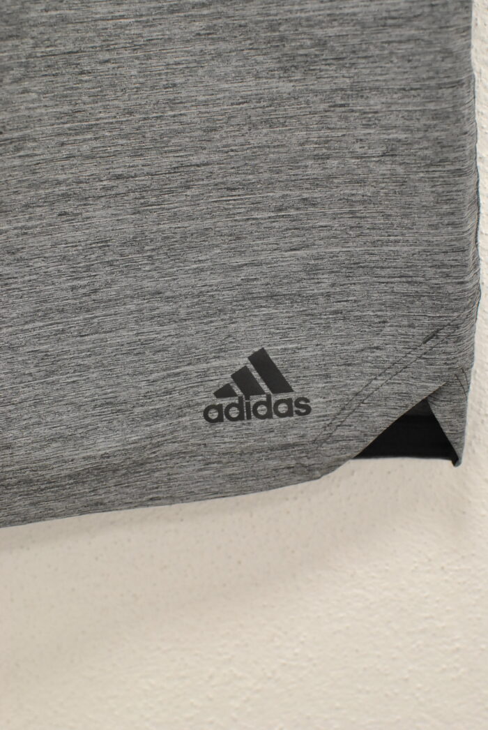 Adidas pantalon scurt sport de barbati marimea XXL - imagine 2