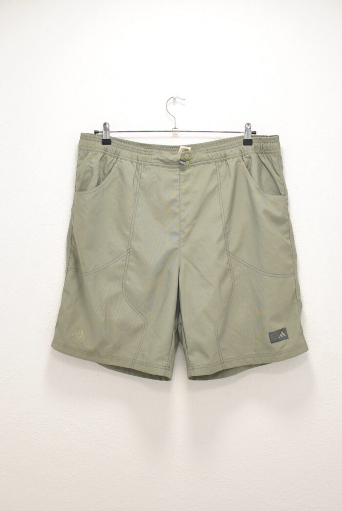 Adidas pantalon scurt de barbati marimea XXL - imagine 1