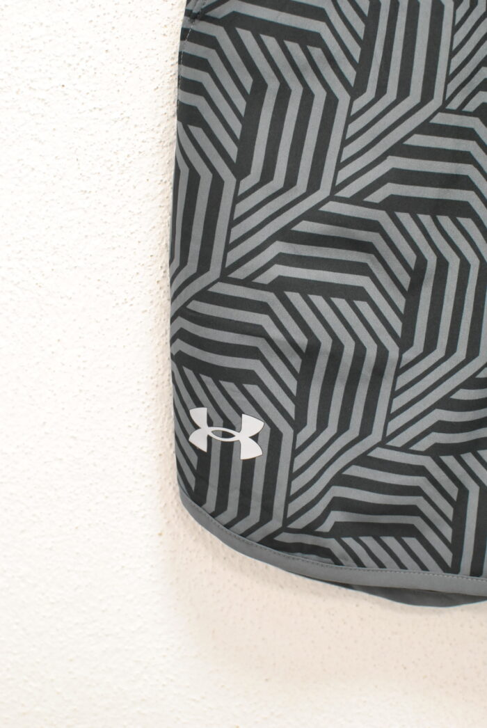 Under Armour pantalon scurt sport de barbati marimea M - imagine 2