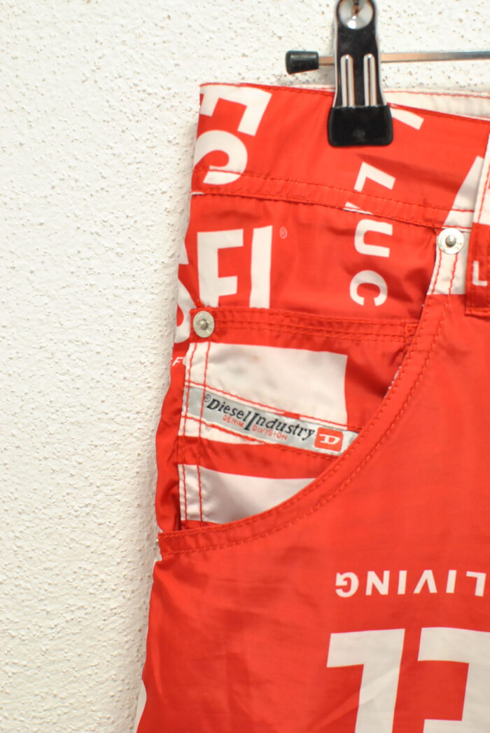 Diesel pantalon scurt de barbati marimea 34 - imagine 2