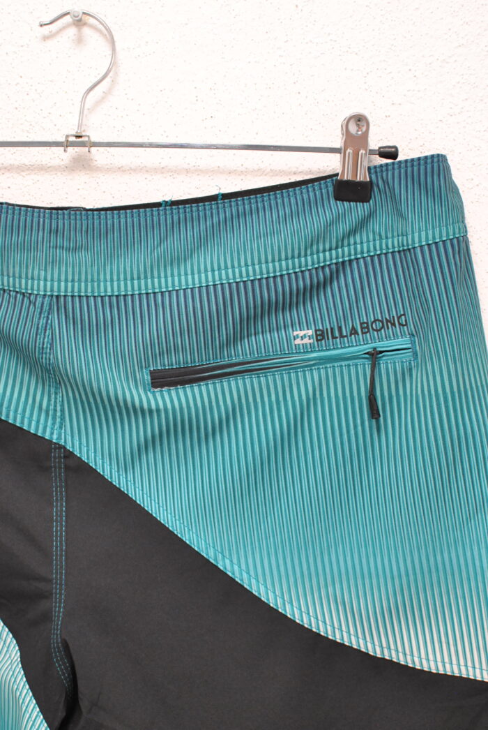 Billabong pantalon scurt de baie pentru barbati marimea 38 sau XL - imagine 2