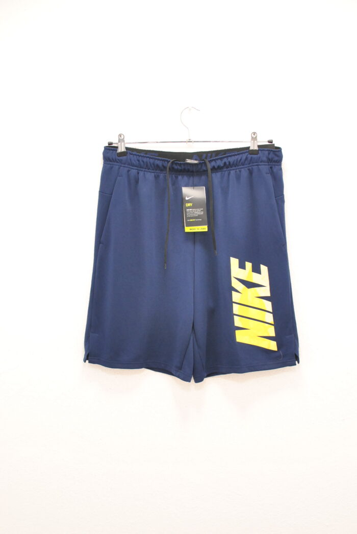 Nike pantalon scurt de barbati , pantalon sport marimea XL - imagine 1