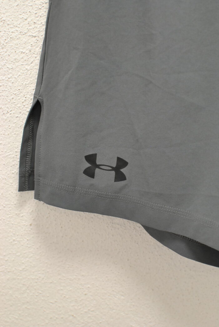 Under Armour pantalon scurt sport de barbati marimea XS - imagine 3