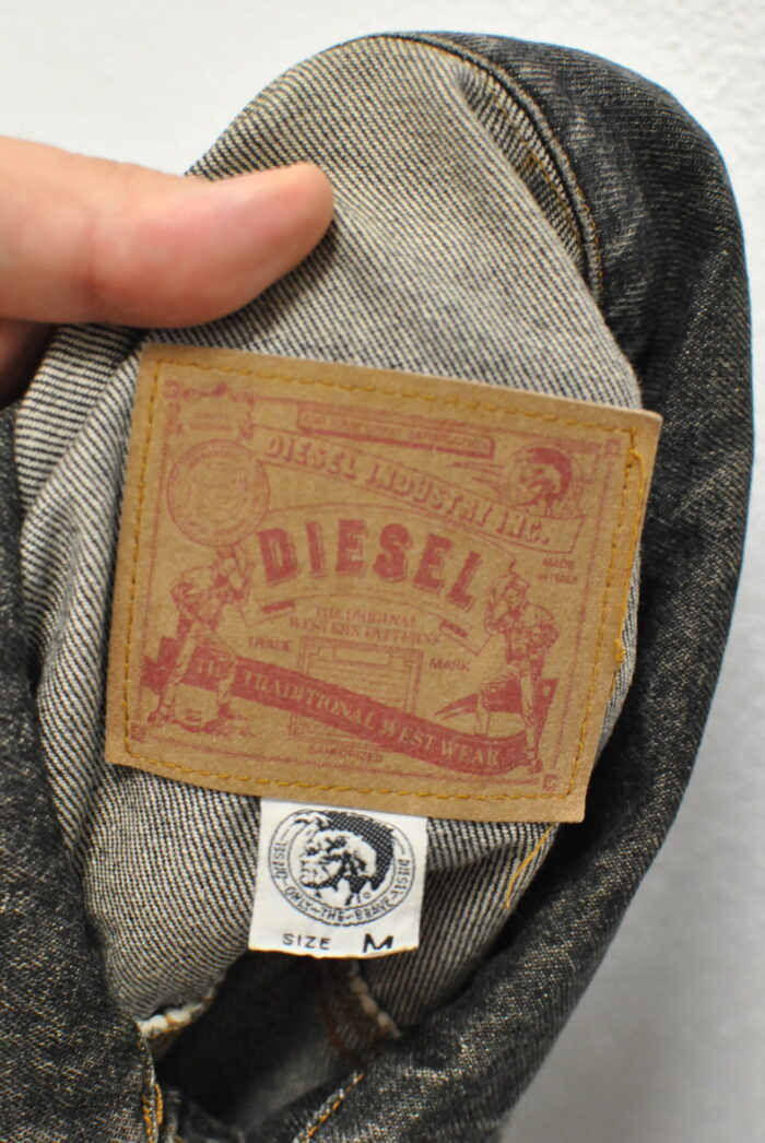 Diesel geaca vintage de blugi , model unisex , model rar ani 90 , marimea M - imagine 2