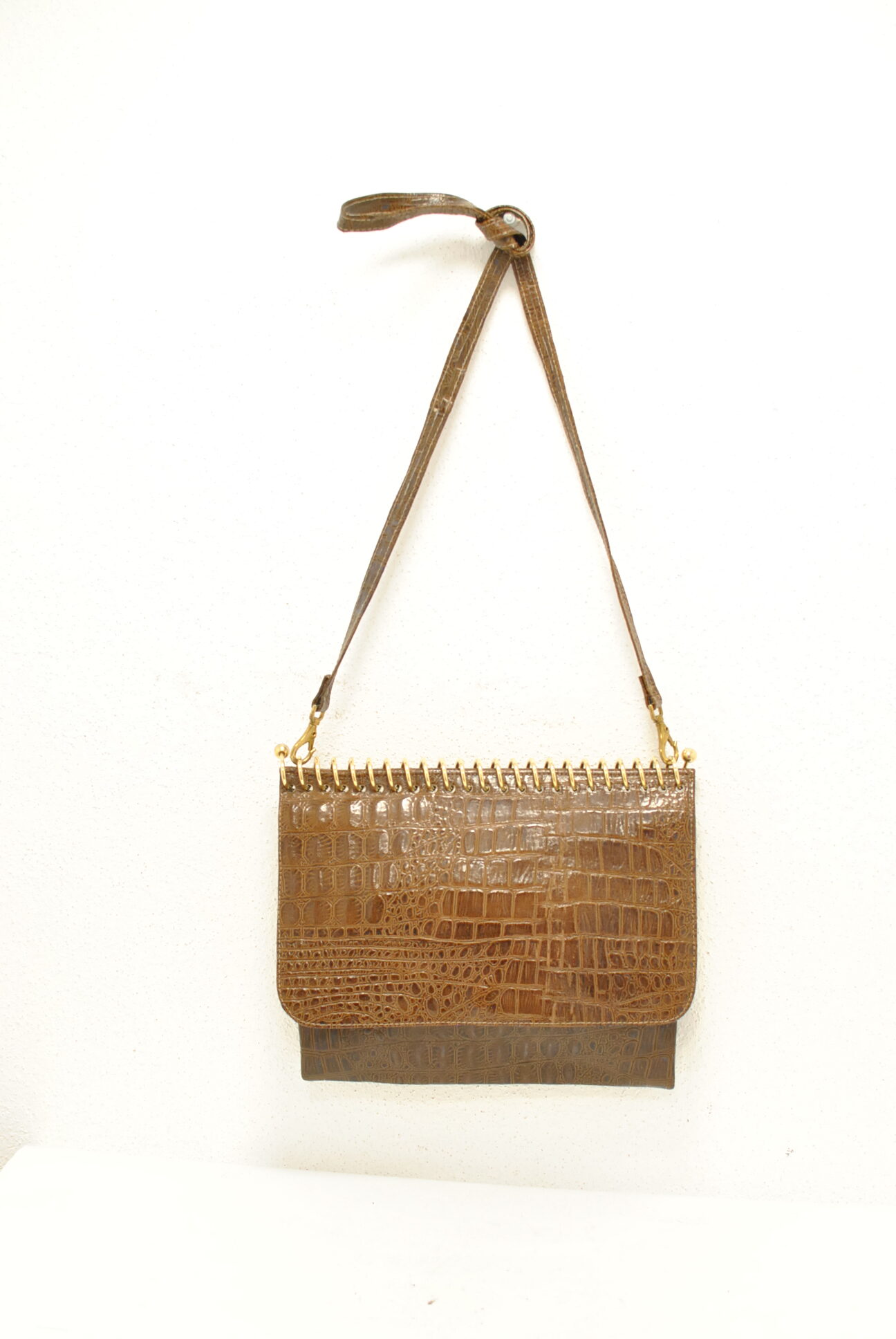 DSC_0141 Geanta vintage de piele model mesager , pentru femei - imagine 1