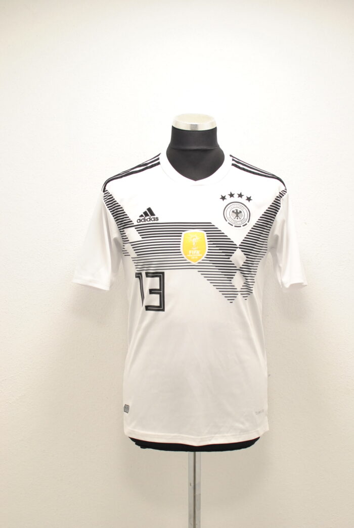 Adidas tricou sport de fotbal , de colectie , marimea S - imagine 1