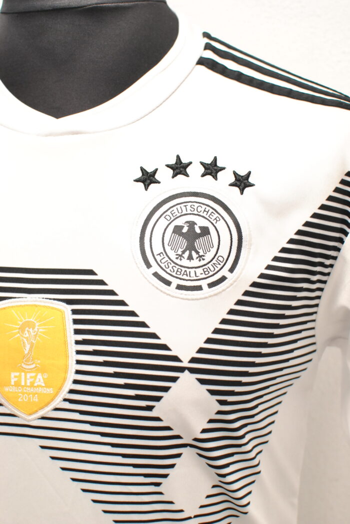 Adidas tricou sport de fotbal , de colectie , marimea S - imagine 3