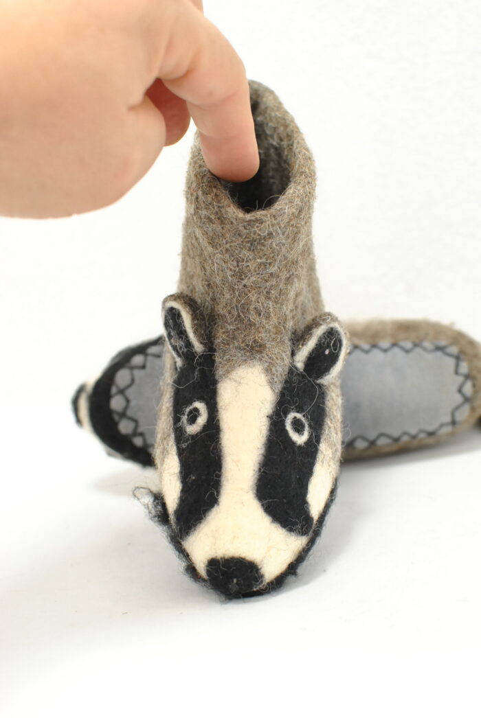 Botosei de lana realizati manual , handmade in Nepal , marime 16-17 cm - imagine 2