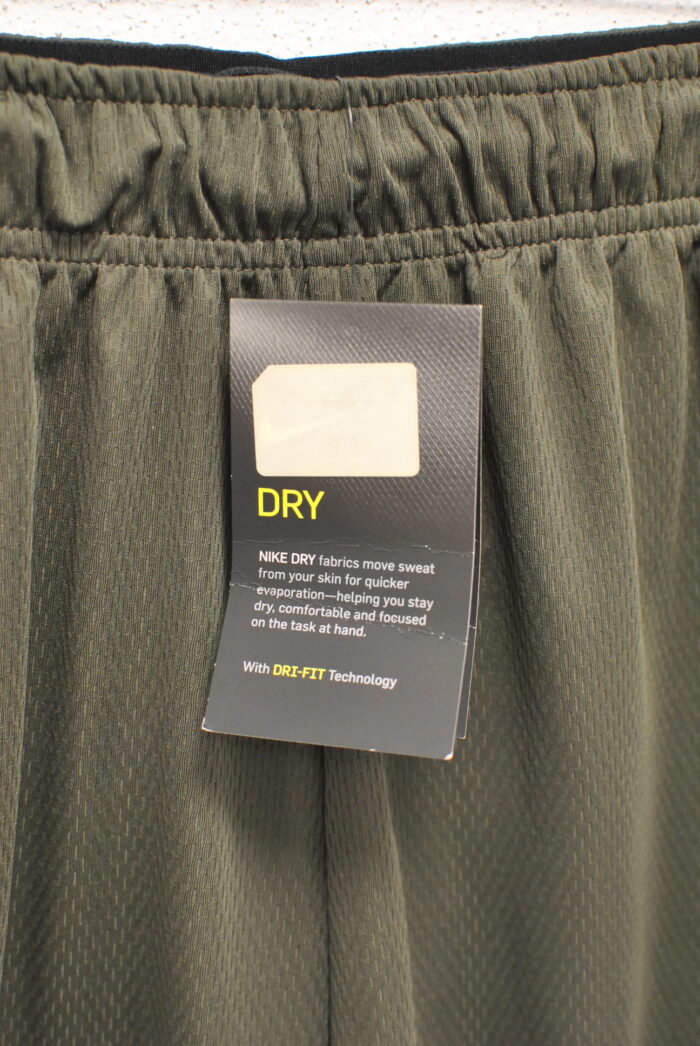 Nike pantalon scurt sport de barbati marimea L - imagine 3