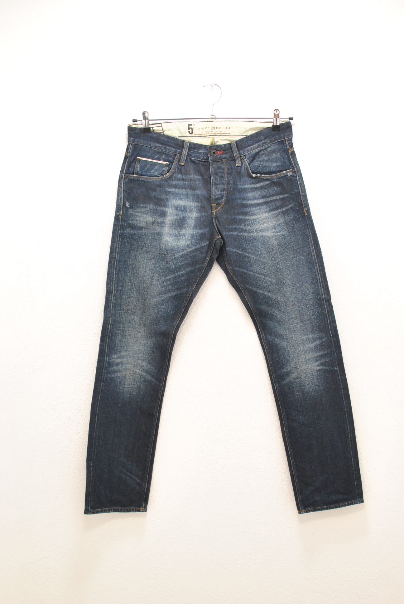 DSC_0301 Tommy Hilfiger blugi cu aspect vintage , de barbati marimea 32 cu 32 - imagine 1