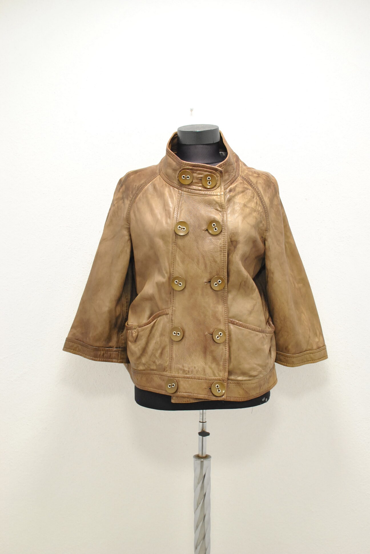 DSC_0123 Geaca de piele moale , culoare maro aspect vintage , marimea M/L - imagine 1